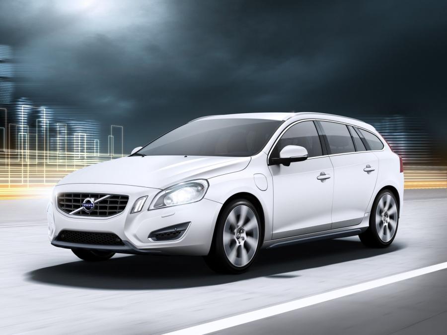  Volvo V60 Plug-in Hybrid 2011 года  (фото 3 из 68)